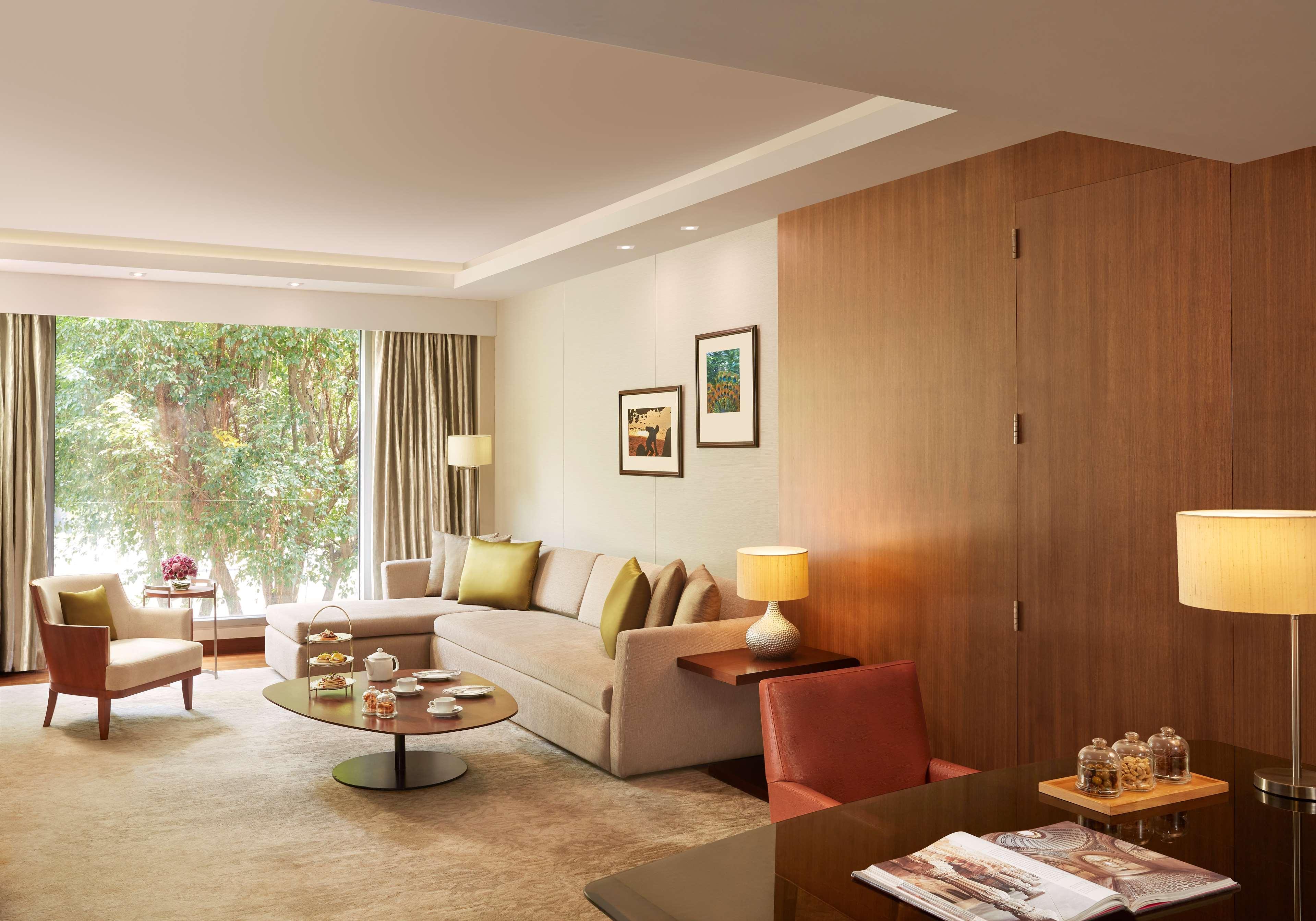 Grand Hyatt Mumbai Hotel And Residences Exterior foto A living room at the Taj Mahal Palace