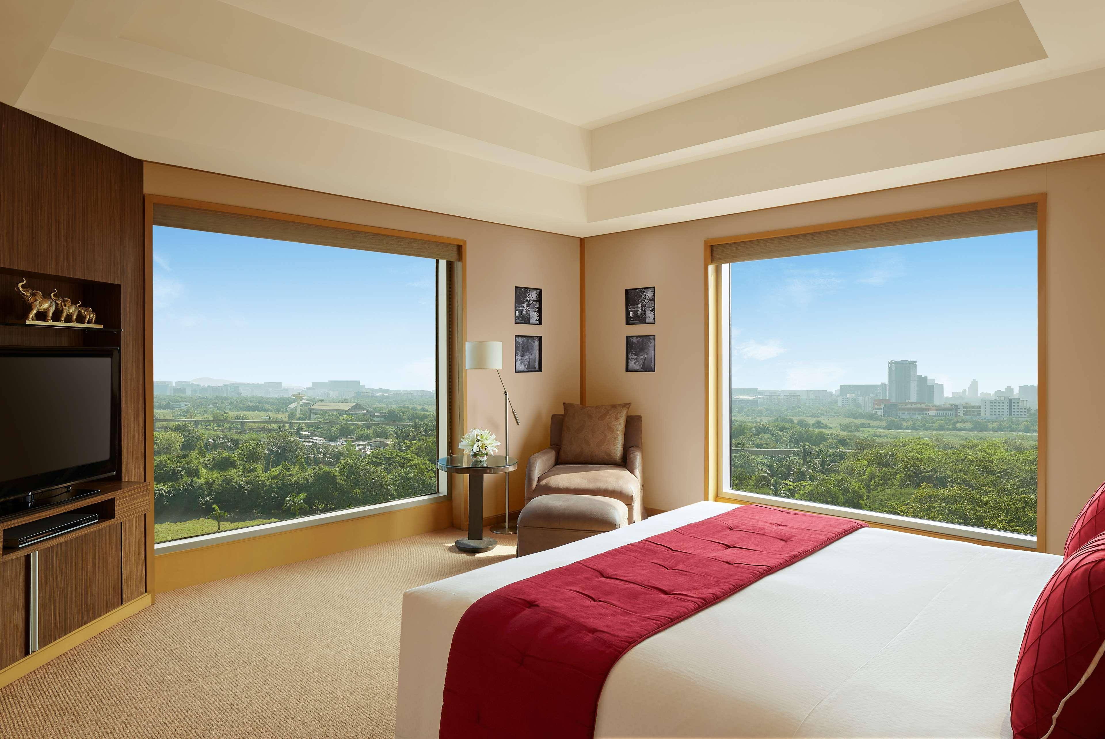 Grand Hyatt Mumbai Hotel And Residences Exterior foto A bedroom at The Oberoi, Mumbai