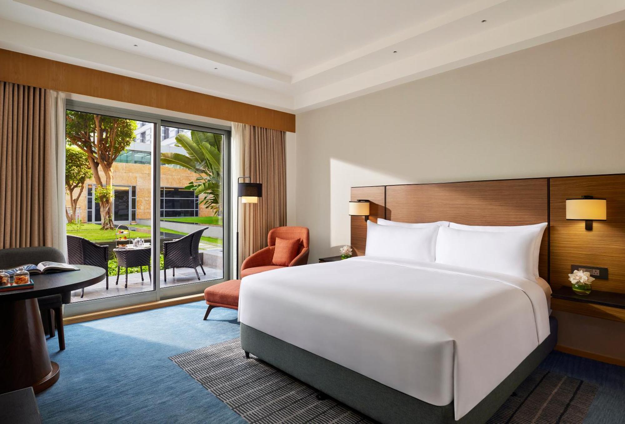 Grand Hyatt Mumbai Hotel And Residences Exterior foto Deluxe Room